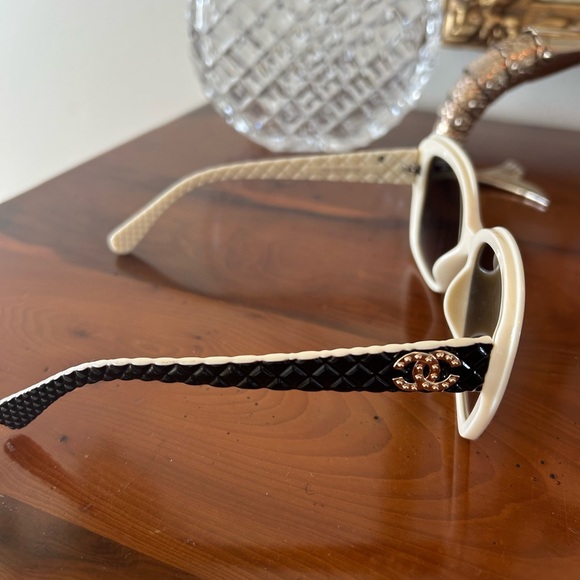 CHANEL Black Sunglasses w/ Box New - Picture 7 of 7